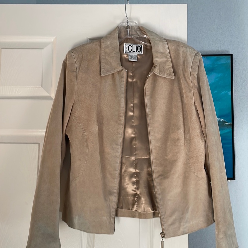 Fitted suede jacket
